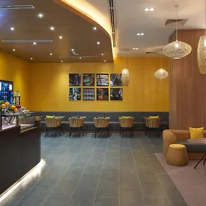 5* Hotel & Saigon Airport By Ihg